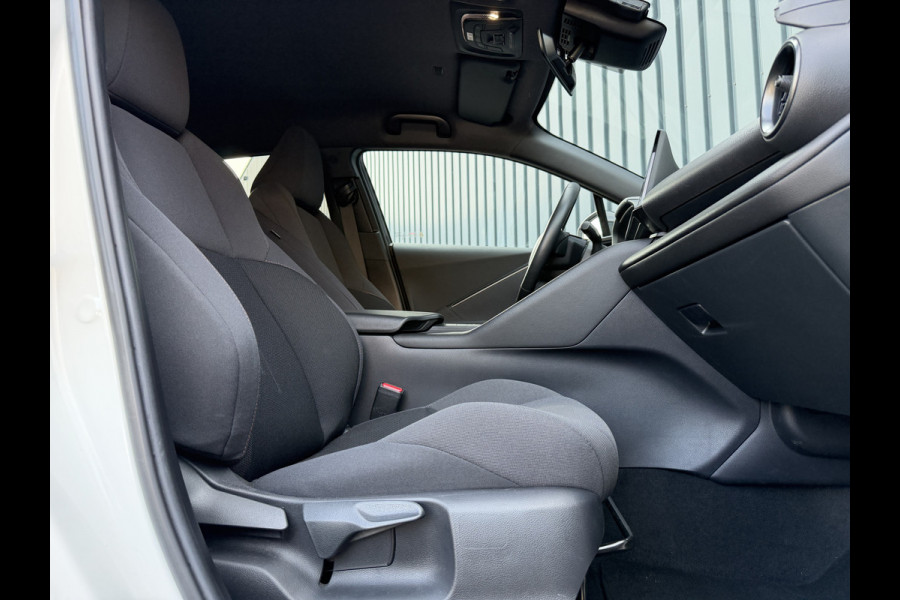Toyota C-HR 2.0 Plug-in Hybrid 220 Dynamic | Zeer ZUINIG | Stoelverwarming | PDC V+A | RIJKLAAR!!