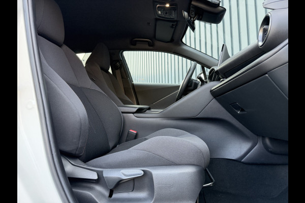 Toyota C-HR 2.0 Plug-in Hybrid 220 Dynamic | Zeer ZUINIG | Stoelverwarming | PDC V+A | RIJKLAAR!!
