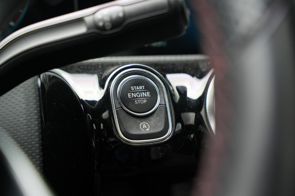 Mercedes-Benz A-Klasse 200 Business Solution AMG Panoramadak AMG Pakket WideScreen