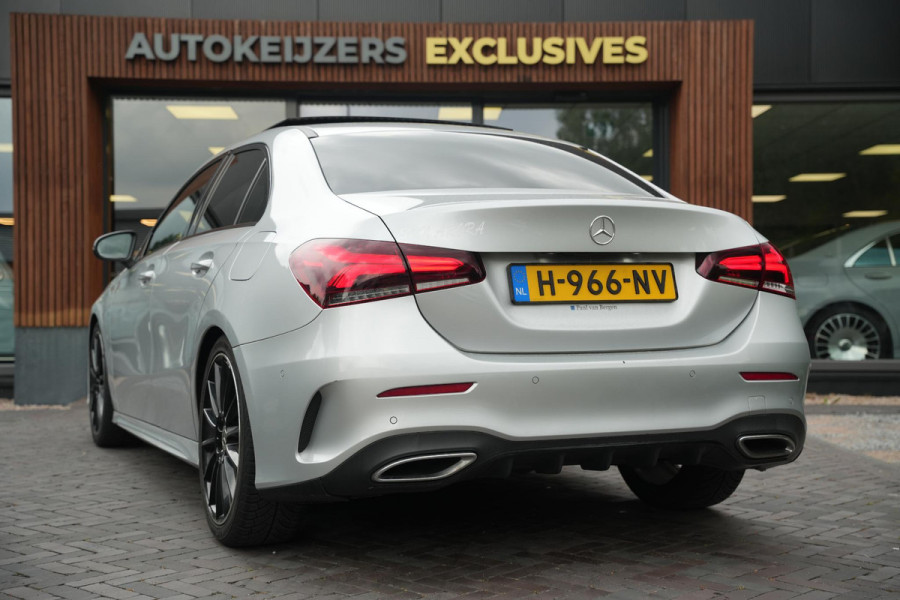 Mercedes-Benz A-Klasse 200 Business Solution AMG Panoramadak AMG Pakket WideScreen