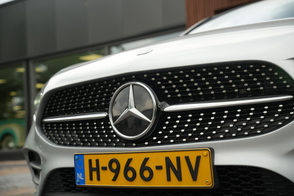 Mercedes-Benz A-Klasse 200 Business Solution AMG Panoramadak AMG Pakket WideScreen