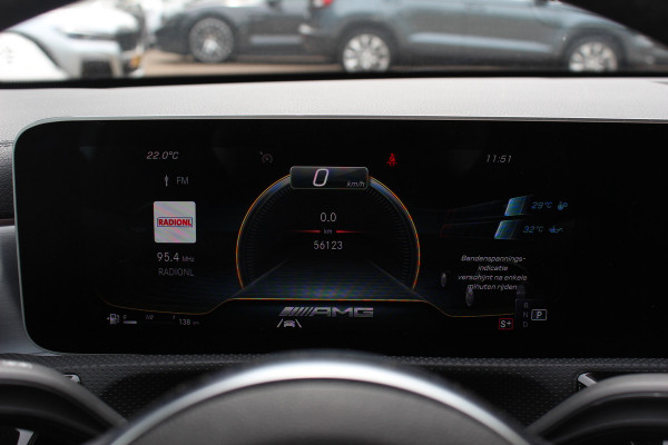 Mercedes-Benz A-Klasse AMG 35 4MATIC Premium 56.103 km! / Panoramadak / Camera / Burmester / AMG Stuur / 19'' / Memory seats / Sfeerverlichting / Matrix LED / DAB / Stoelverwarming / Cruise Control
