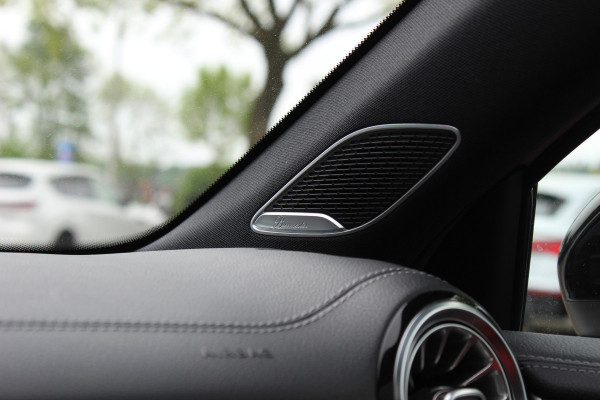 Mercedes-Benz A-Klasse AMG 35 4MATIC Premium 56.103 km! / Panoramadak / Camera / Burmester / AMG Stuur / 19'' / Memory seats / Sfeerverlichting / Matrix LED / DAB / Stoelverwarming / Cruise Control