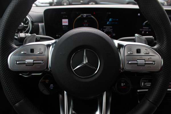 Mercedes-Benz A-Klasse AMG 35 4MATIC Premium 56.103 km! / Panoramadak / Camera / Burmester / AMG Stuur / 19'' / Memory seats / Sfeerverlichting / Matrix LED / DAB / Stoelverwarming / Cruise Control