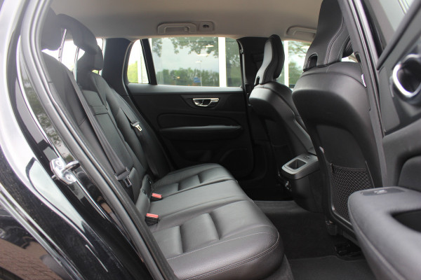Volvo V60 2.0 D4 Inscription / Trekhaak / Camera / Leder / Standverwarming / 19'' / Navigatie / Harman Kardon / Stoelverwarming 4x / Cruise Control / Virtual Cockpit