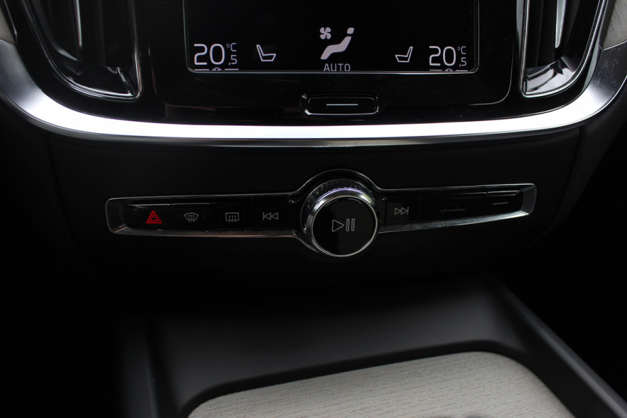Volvo V60 2.0 D4 Inscription / Trekhaak / Camera / Leder / Standverwarming / 19'' / Navigatie / Harman Kardon / Stoelverwarming 4x / Cruise Control / Virtual Cockpit