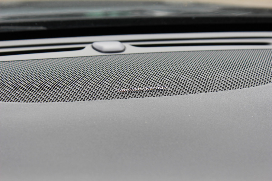 Volvo V60 2.0 D4 Inscription / Trekhaak / Camera / Leder / Standverwarming / 19'' / Navigatie / Harman Kardon / Stoelverwarming 4x / Cruise Control / Virtual Cockpit