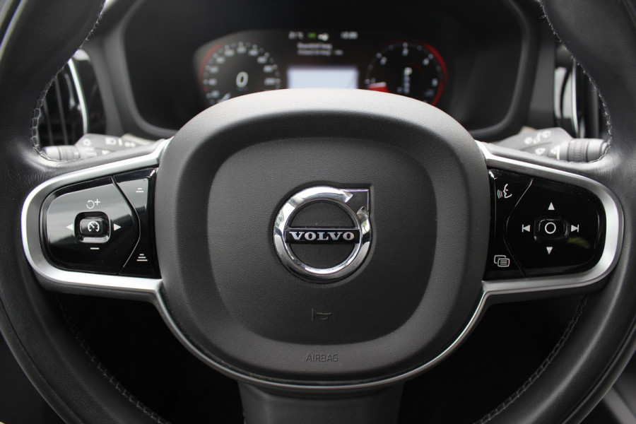 Volvo V60 2.0 D4 Inscription / Trekhaak / Camera / Leder / Standverwarming / 19'' / Navigatie / Harman Kardon / Stoelverwarming 4x / Cruise Control / Virtual Cockpit