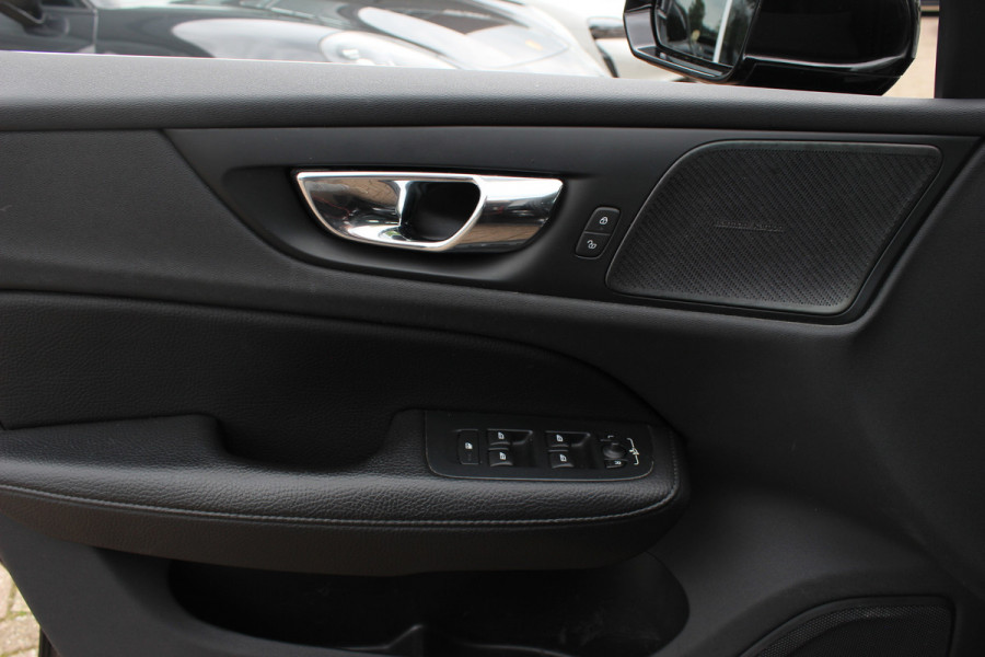 Volvo V60 2.0 D4 Inscription / Trekhaak / Camera / Leder / Standverwarming / 19'' / Navigatie / Harman Kardon / Stoelverwarming 4x / Cruise Control / Virtual Cockpit