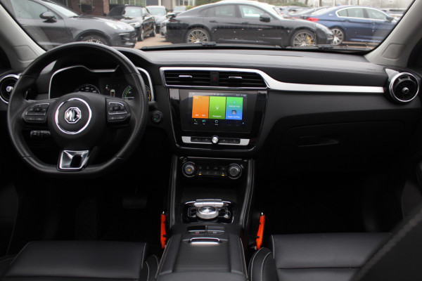 MG Mg Zs EV Luxury 45 kWh / SoH 89,7% / Panoramadak / Camera / Leder / 17'' / Keyless / Navigatie / ACC / Dodehoek / DAB / Stoelverwarming