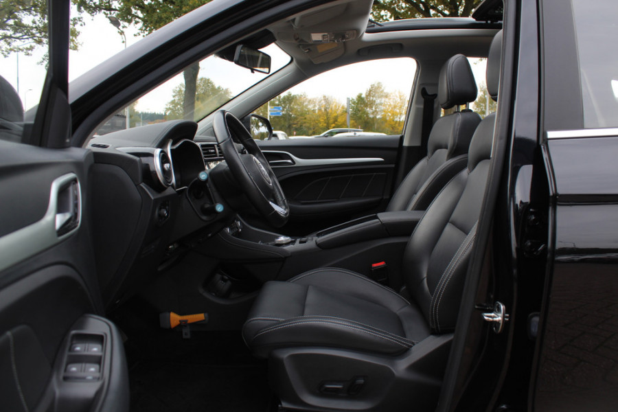 MG Mg Zs EV Luxury 45 kWh / SoH 89,7% / Panoramadak / Camera / Leder / 17'' / Keyless / Navigatie / ACC / Dodehoek / DAB / Stoelverwarming