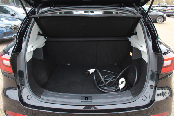 MG Mg Zs EV Luxury 45 kWh / SoH 89,7% / Panoramadak / Camera / Leder / 17'' / Keyless / Navigatie / ACC / Dodehoek / DAB / Stoelverwarming