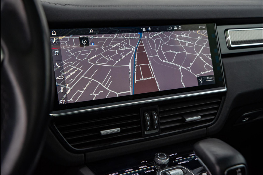 Porsche Cayenne 3.0 E-Hybrid Camera Pano Leer Clima Cruise Trekhaak 21"LM