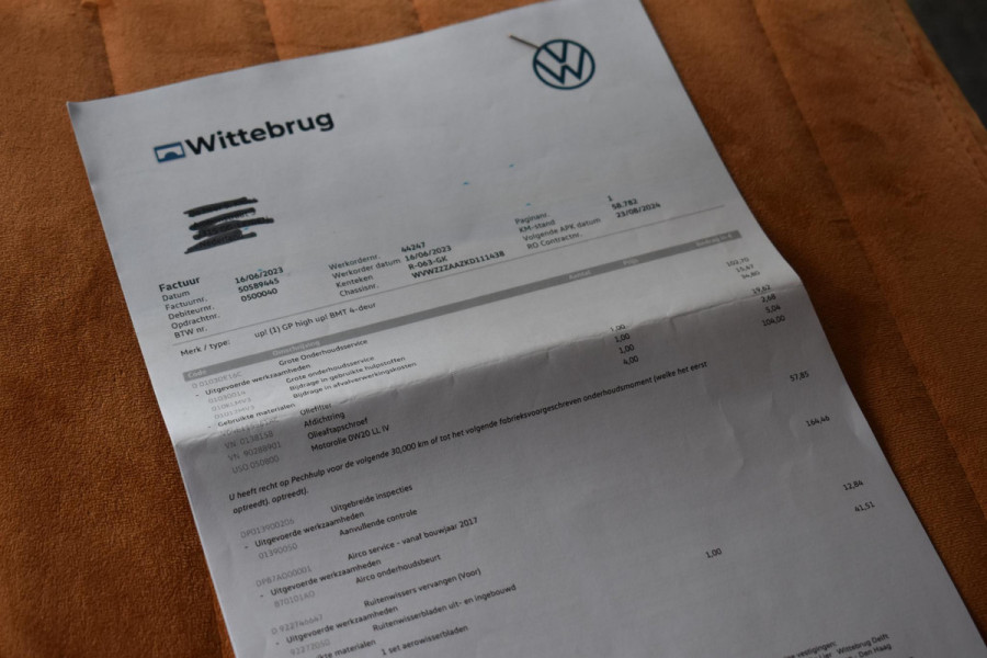 Volkswagen up! 1.0 TSI BMT cross up! Airco Pano Stoelverwarming BBD