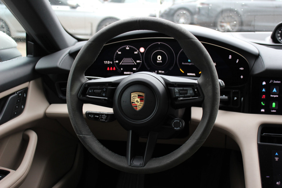 Porsche Taycan Sport Turismo 4S 93 kWh / SoH 91,9% / Panoramadak / 360Camera / Head-up / Accu Performance+ / 21'' / Achterasbesturing / Luchtvering / Keyless / Stoel+Stuurverwarming / DAB / ACC