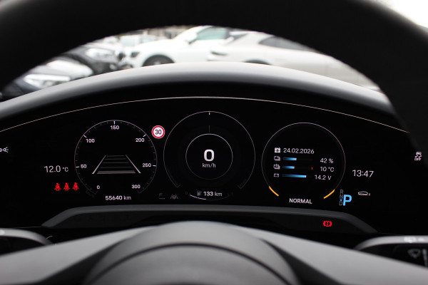Porsche Taycan Sport Turismo 4S 93 kWh / SoH 91,9% / Panoramadak / 360Camera / Head-up / Accu Performance+ / 21'' / Achterasbesturing / Luchtvering / Keyless / Stoel+Stuurverwarming / DAB / ACC