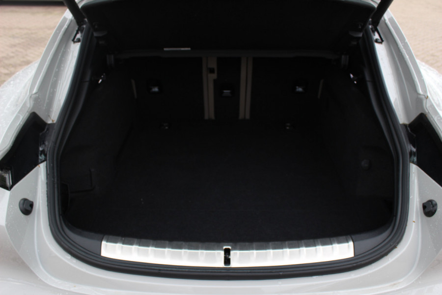 Porsche Taycan Sport Turismo 4S 93 kWh / SoH 91,9% / Panoramadak / 360Camera / Head-up / Accu Performance+ / 21'' / Achterasbesturing / Luchtvering / Keyless / Stoel+Stuurverwarming / DAB / ACC