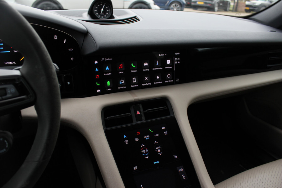 Porsche Taycan Sport Turismo 4S 93 kWh / SoH 91,9% / Panoramadak / 360Camera / Head-up / Accu Performance+ / 21'' / Achterasbesturing / Luchtvering / Keyless / Stoel+Stuurverwarming / DAB / ACC
