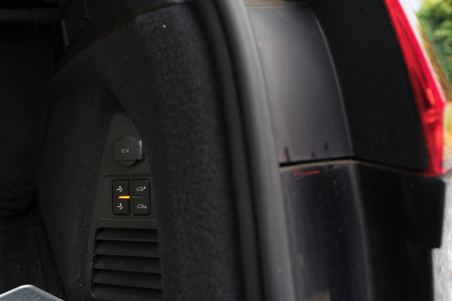 Volkswagen Touareg 3.0 TSi eHybrid 4MOTION / Puglia / Standkachel/ Luchtvering/ Cruise Control/ Panoramadak/ Trekhaak/ 280kW (381PK)