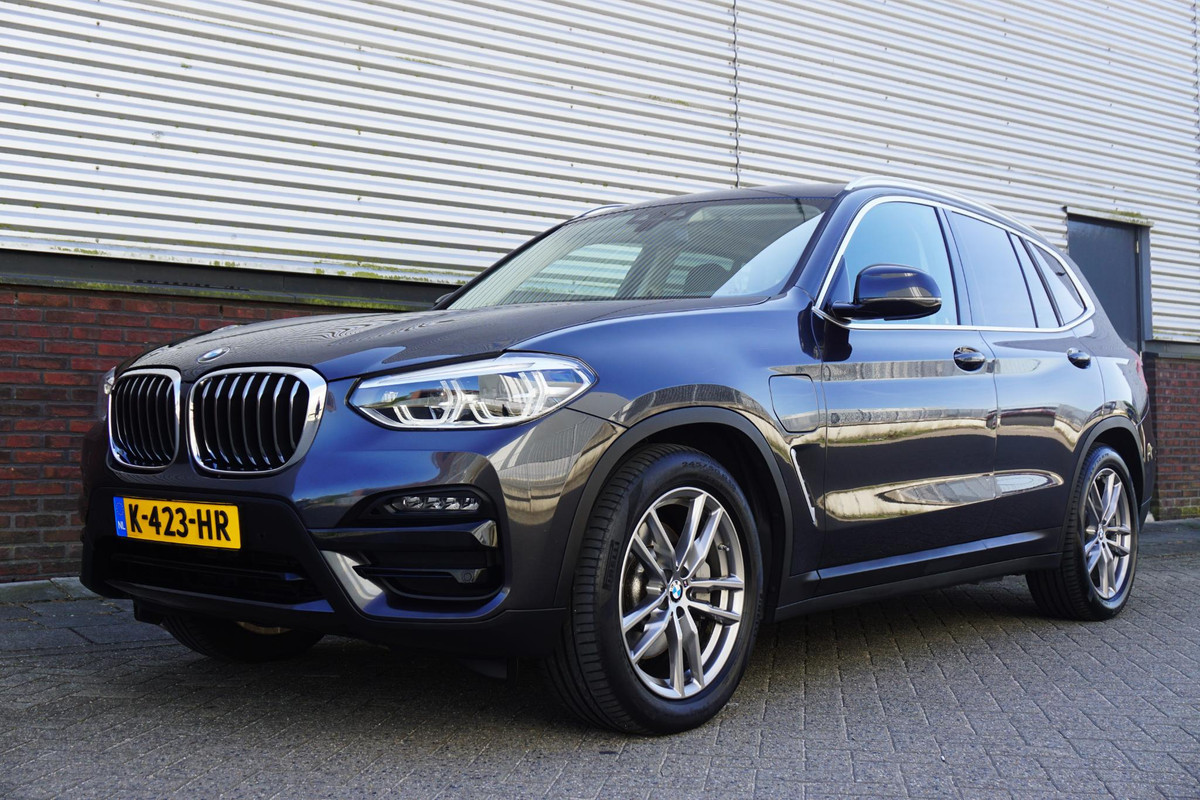 BMW X3 xDrive30e eDrive/Leer/Sporstoelen/Dealeronderhoud/ SOH 92%/Harman-Kardon.