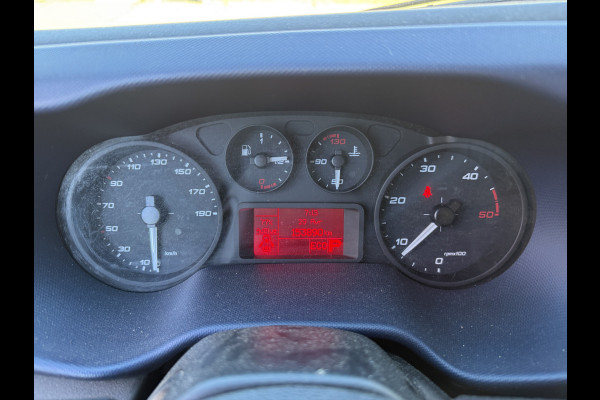 Iveco Daily 35S16 2.3 Automaat L2H2 Airco Cruise Control Navigatie Luchtgeveerde stoel