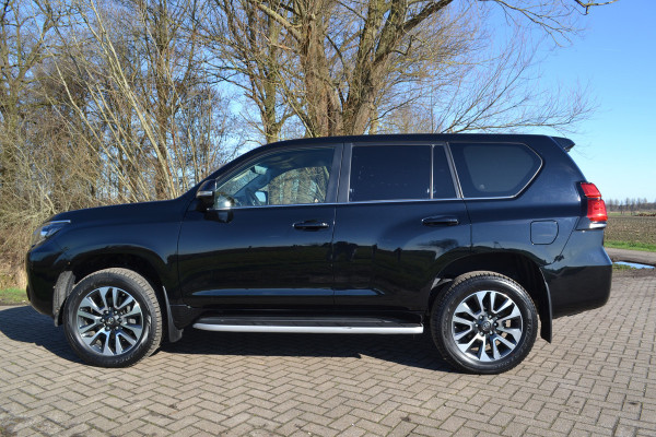 Toyota Land Cruiser 150 2.8 D-4D-F Professional Window Van