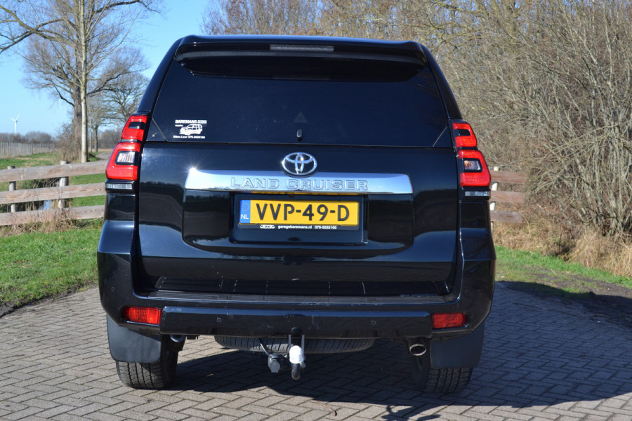 Toyota Land Cruiser 150 2.8 D-4D-F Professional Window Van
