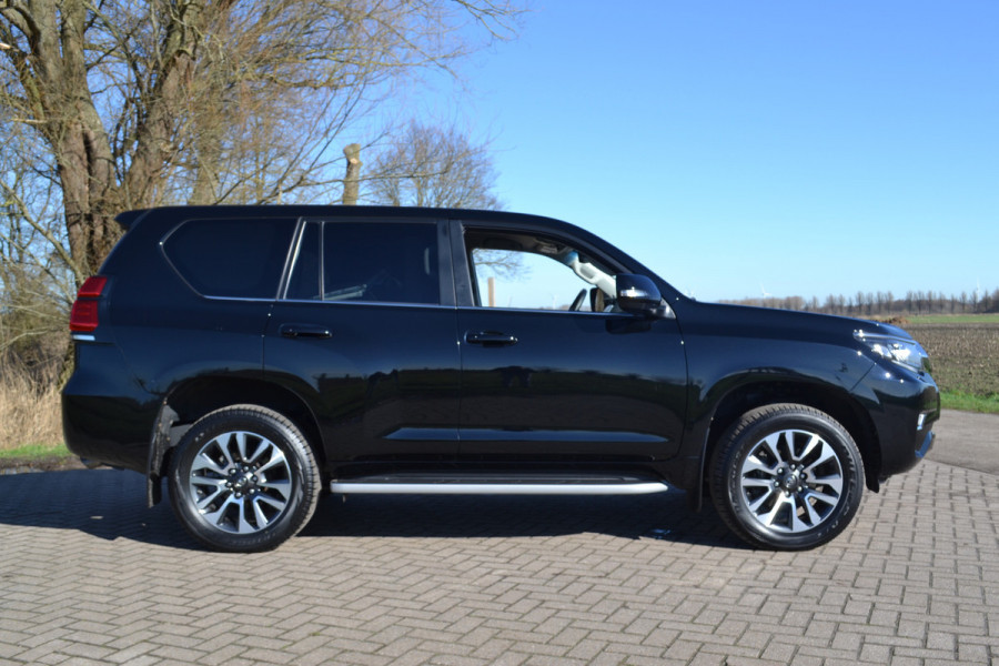 Toyota Land Cruiser 150 2.8 D-4D-F Professional Window Van