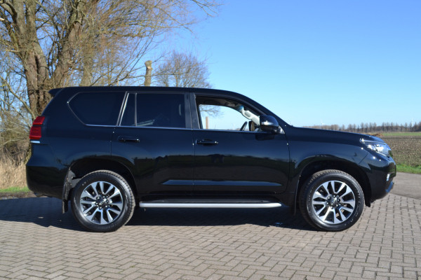 Toyota Land Cruiser 150 2.8 D-4D-F Professional Window Van