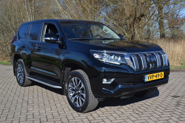 Toyota Land Cruiser 150 2.8 D-4D-F Professional Window Van