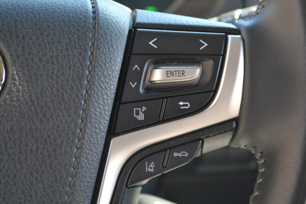 Toyota Land Cruiser 150 2.8 D-4D-F Professional Window Van