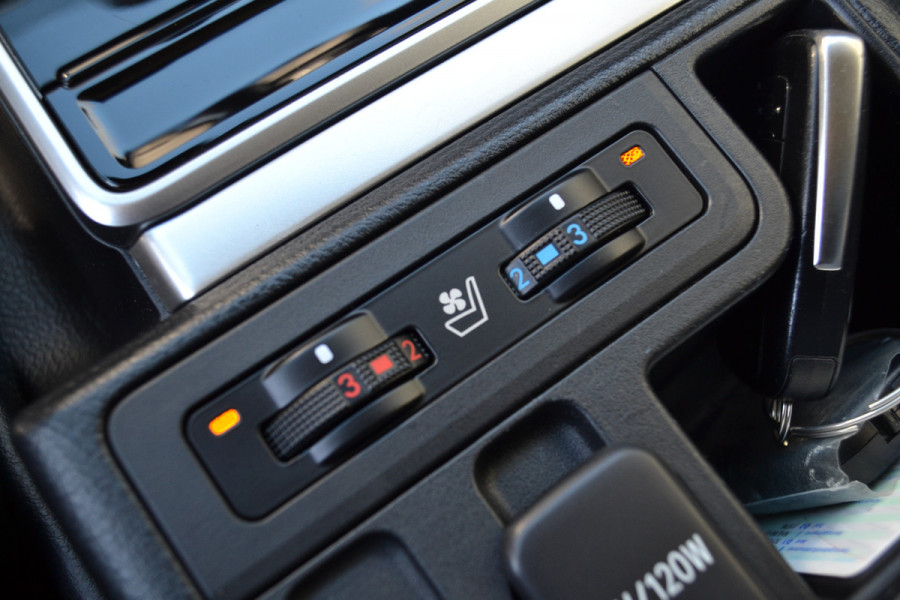Toyota Land Cruiser 150 2.8 D-4D-F Professional Window Van