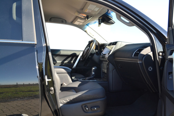 Toyota Land Cruiser 150 2.8 D-4D-F Professional Window Van