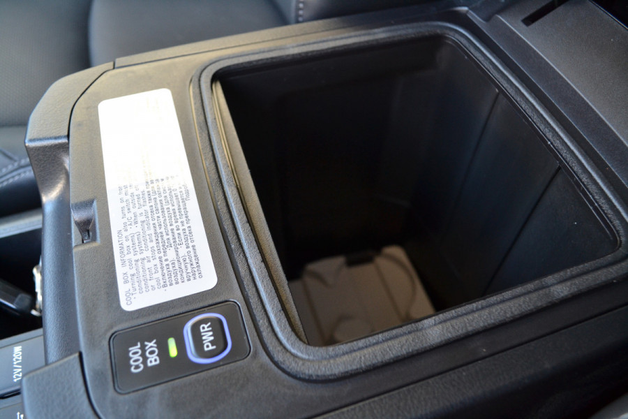 Toyota Land Cruiser 150 2.8 D-4D-F Professional Window Van