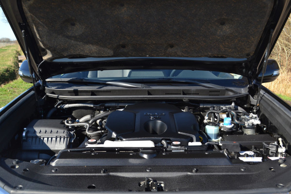 Toyota Land Cruiser 150 2.8 D-4D-F Professional Window Van