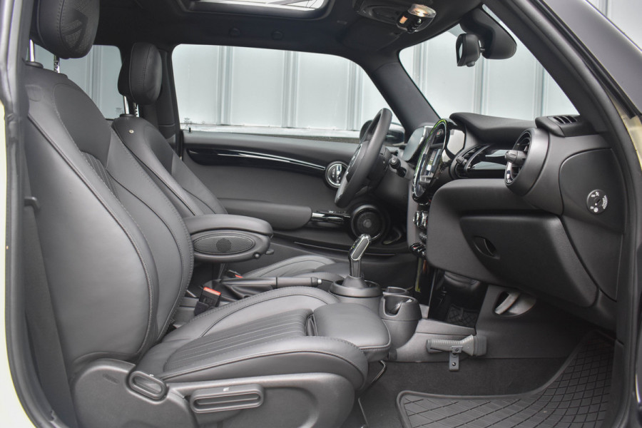 MINI Mini 1.5 Cooper John Cooper Works | Pano | Leder | Camera | Navi Prof | Carplay