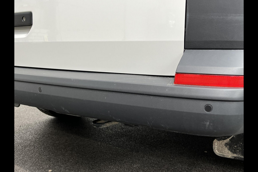 Volkswagen Transporter 2.0 TDI L2H1 150PK Automaat Airco Cruise Control Apple Carplay Verwarmbare stoel en vooruit