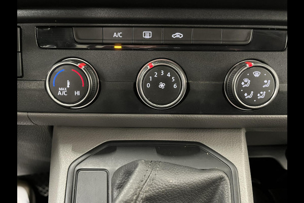 Volkswagen Transporter 2.0 TDI L2H1 150PK Automaat Airco Cruise Control Apple Carplay Verwarmbare stoel en vooruit