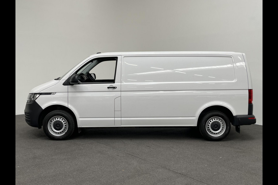 Volkswagen Transporter 2.0 TDI L2H1 150PK Automaat Airco Cruise Control Apple Carplay Verwarmbare stoel en vooruit