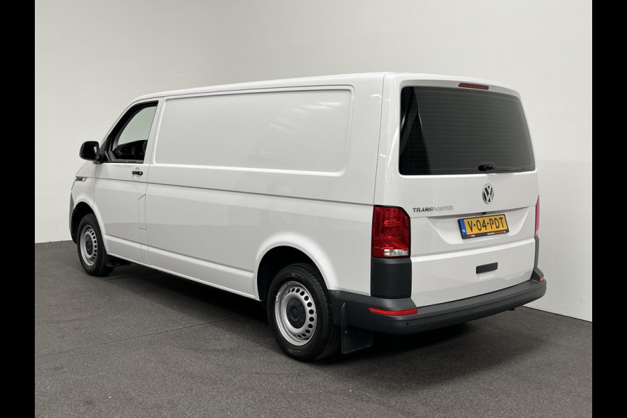 Volkswagen Transporter 2.0 TDI L2H1 150PK Automaat Airco Cruise Control Apple Carplay Verwarmbare stoel en vooruit