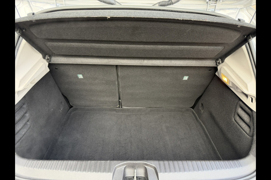 Renault Clio 1.0 TCe / Navigatie / Apple CarPlay - Android / 1e Eigenaar / ALL-Season banden / Cruise Control / PDC met optische w