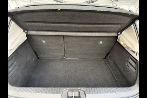 Renault Clio 1.0 TCe / Navigatie / Apple CarPlay - Android / 1e Eigenaar / ALL-Season banden / Cruise Control / PDC met optische w