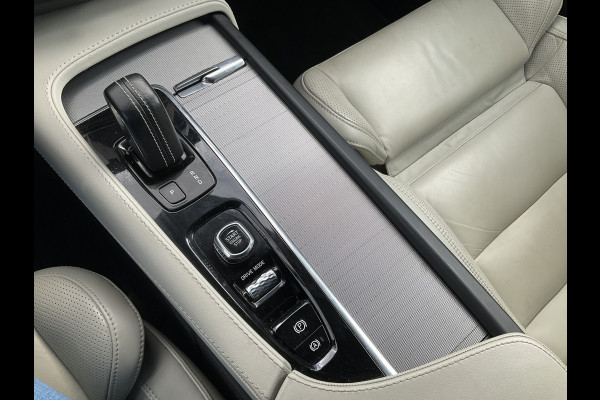 Volvo V90 B4 Ultimate Dark Leer Memory Camera Carplay Stoel/Stuurverw Trekhaak NL-Auto Uitstraling!