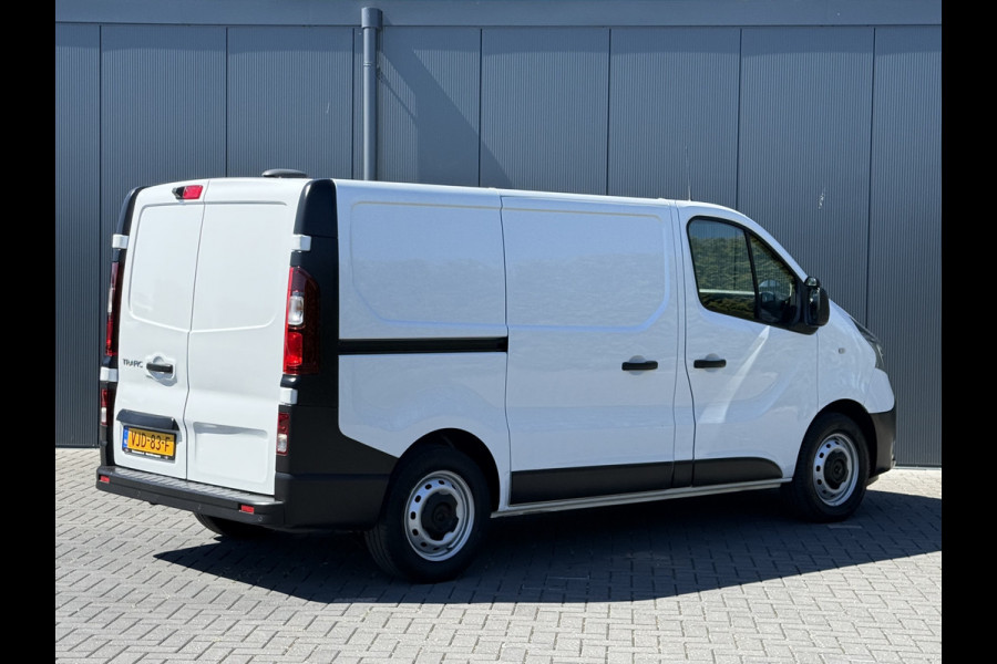 Renault Trafic 2.0 dCi 146 PK / AUTOMAAT / L1H1 / 1e EIG. / 2x SCHUIFDEUR / INRICHTING / CAMERA / 3-ZITS