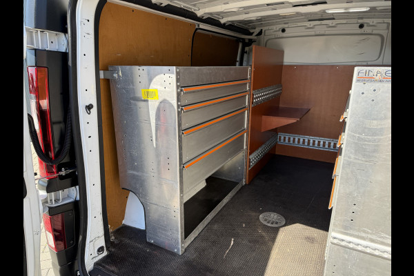 Renault Trafic 2.0 dCi 146 PK / AUTOMAAT / L1H1 / 1e EIG. / 2x SCHUIFDEUR / INRICHTING / CAMERA / 3-ZITS