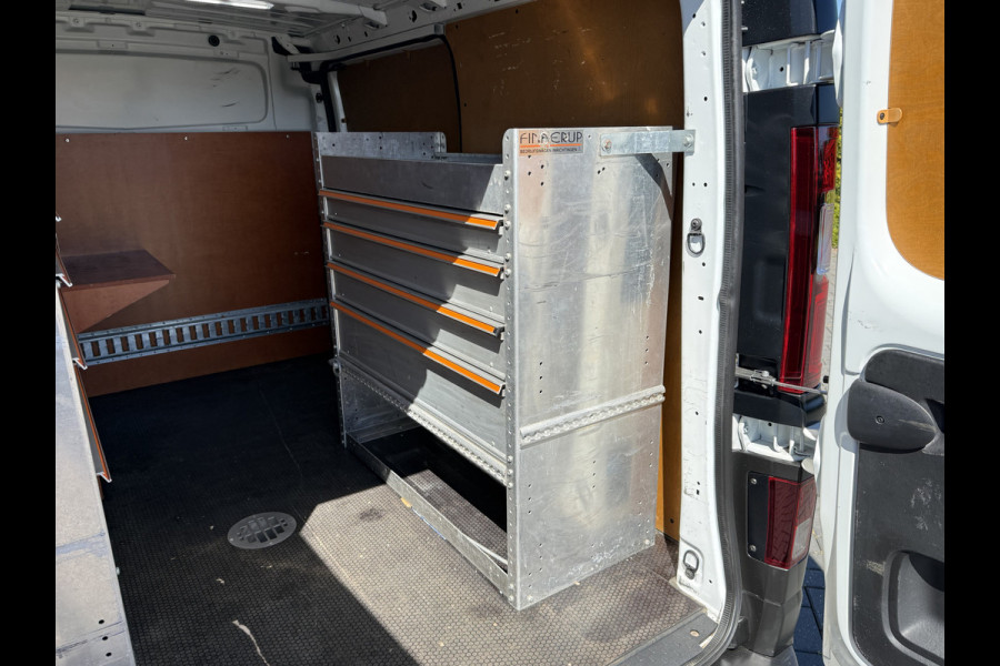 Renault Trafic 2.0 dCi 146 PK / AUTOMAAT / L1H1 / 1e EIG. / 2x SCHUIFDEUR / INRICHTING / CAMERA / 3-ZITS