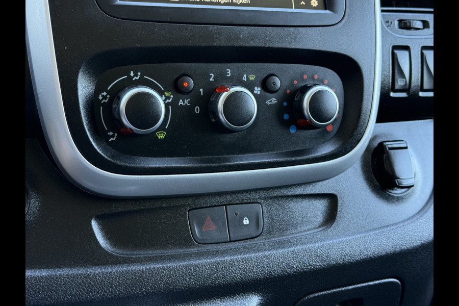 Renault Trafic 2.0 dCi 146 PK / AUTOMAAT / L1H1 / 1e EIG. / 2x SCHUIFDEUR / INRICHTING / CAMERA / 3-ZITS