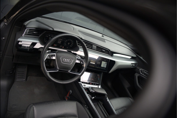 Audi e-tron 50 quattro Business edition Plus 71 kWh | Black Edition | Panoramadak | Camera | Memory Seats | Ambiance Verlichting | Luchtvering | Adaptive Cruise Control | Keyless | Matrix LED | Leder | Stoelverwarming | NAP |