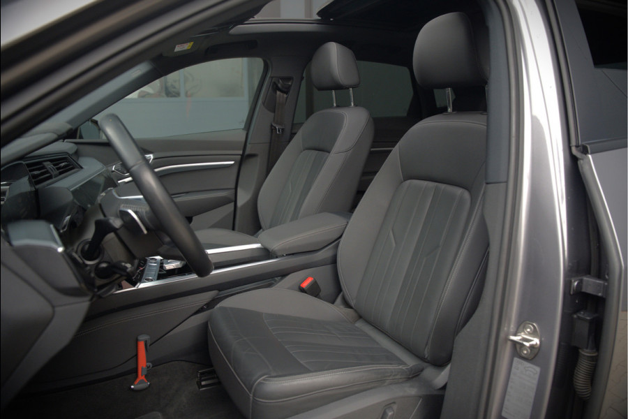 Audi e-tron 50 quattro Business edition Plus 71 kWh | Black Edition | Panoramadak | Camera | Memory Seats | Ambiance Verlichting | Luchtvering | Adaptive Cruise Control | Keyless | Matrix LED | Leder | Stoelverwarming | NAP |