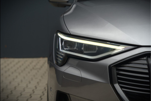 Audi e-tron 50 quattro Business edition Plus 71 kWh | Black Edition | Panoramadak | Camera | Memory Seats | Ambiance Verlichting | Luchtvering | Adaptive Cruise Control | Keyless | Matrix LED | Leder | Stoelverwarming | NAP |